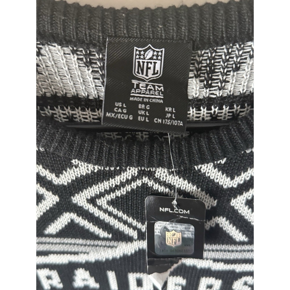 Las Vegas Raiders NFL Team Apparel Ugly Christmas Sweater Men's L - Picture 3 of 4